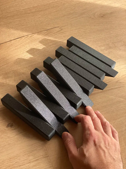 Expandable Wall-Mounted Hook